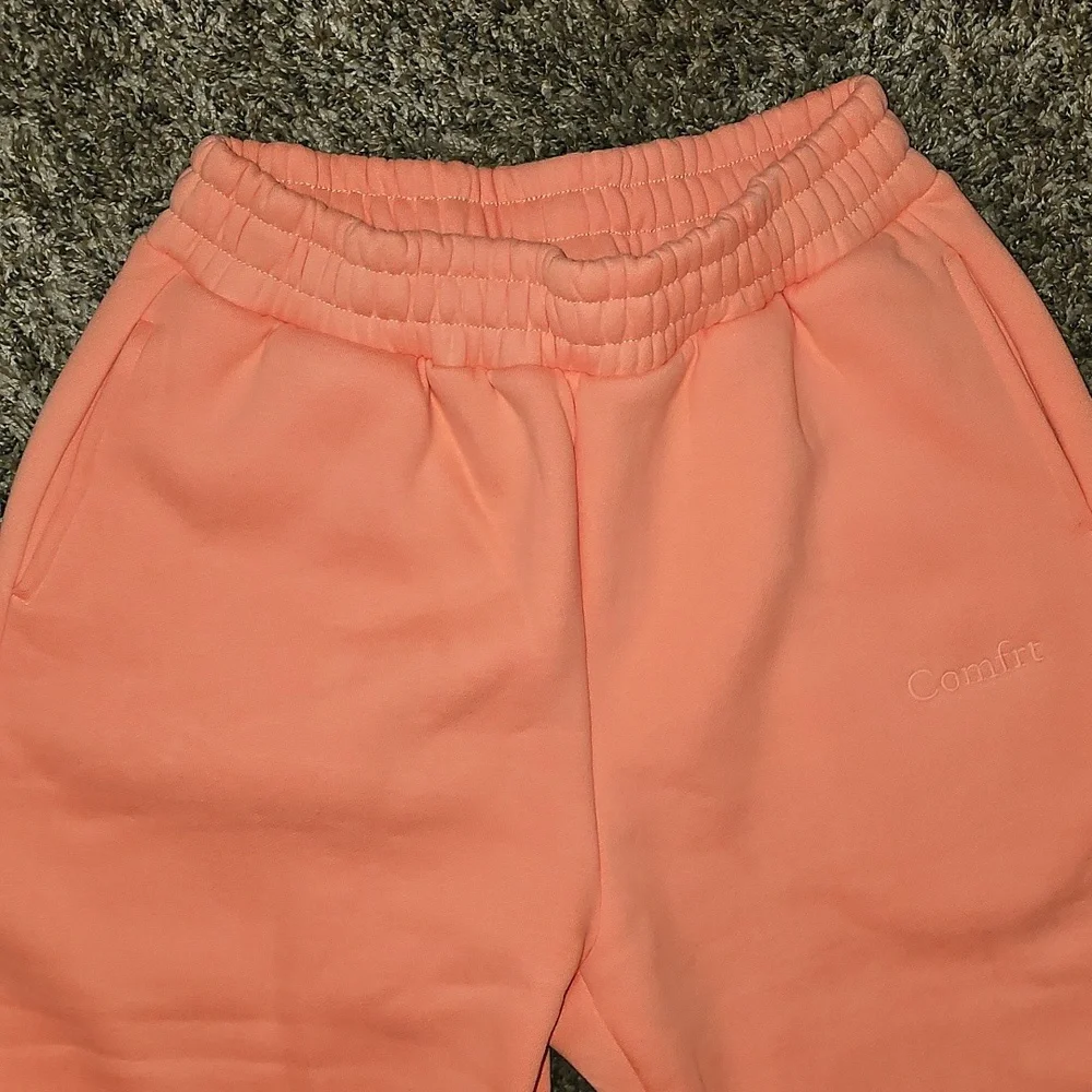 COMFRT Coral Jogger Bottoms Sz Small. Nwts!!! Signature Sweatpants!!